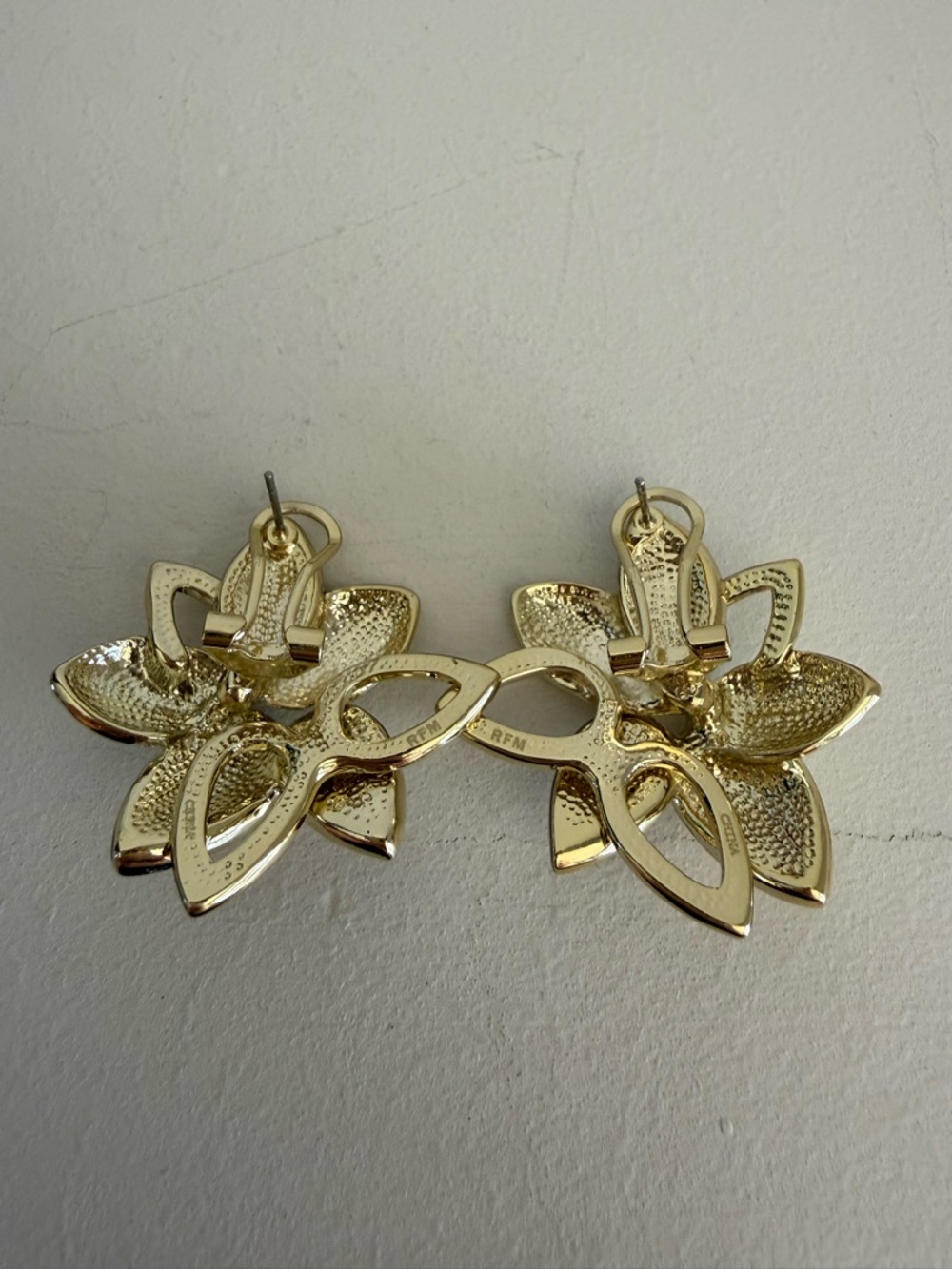 Gold-Tone Yellow Gem Flower Earrings - Picture 2 of 3